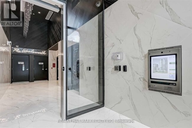 Building Photo - 458 Richmond St W