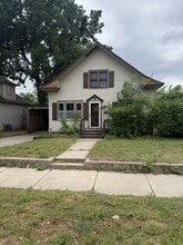 Building Photo - 407 E 11th Ave