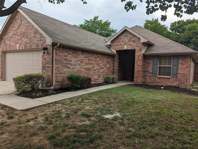 Building Photo - 209 Bird Creek Dr