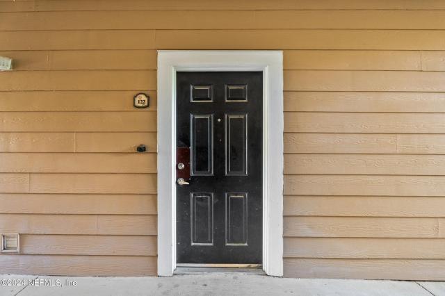 Building Photo - 2 bedroom in Jacksonville FL 32216