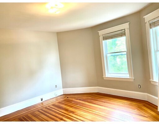 Building Photo - 36 Melville Ave