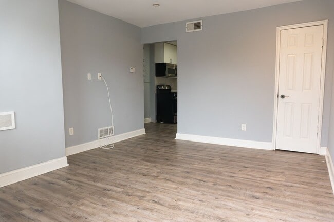 Photo - Capitol Hill/ H street - Renovated 1 bedroom apartment w/parking