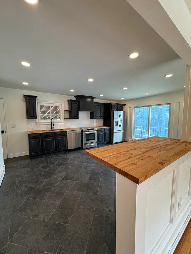 Building Photo - 23 Wolz Rd