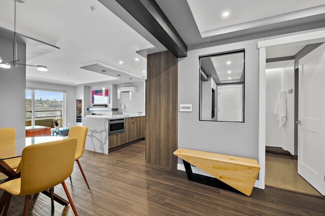 Foto del edificio - 1504 Aurora Ave N