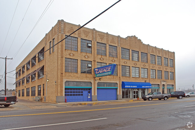 Building Photo - Garage Loft Apartments