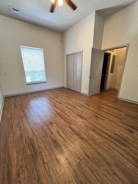 Foto del edificio - 503 E 6th St