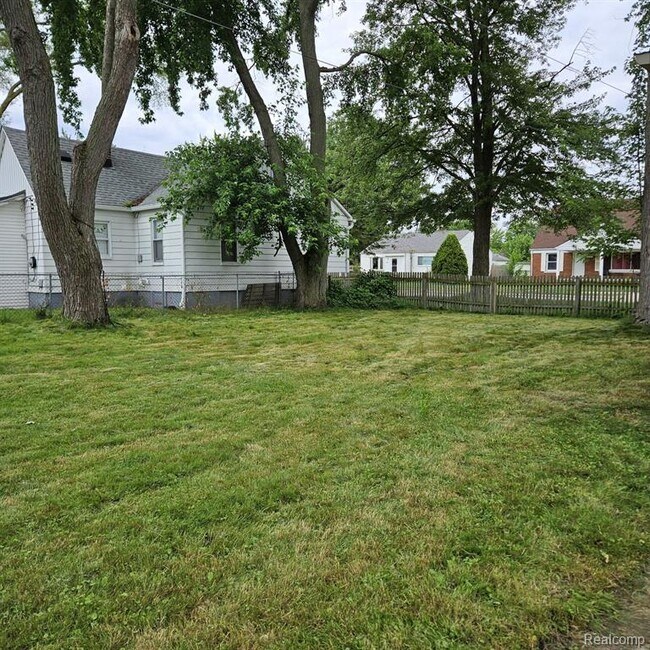 Foto del edificio - 23100 Shakespeare Ave