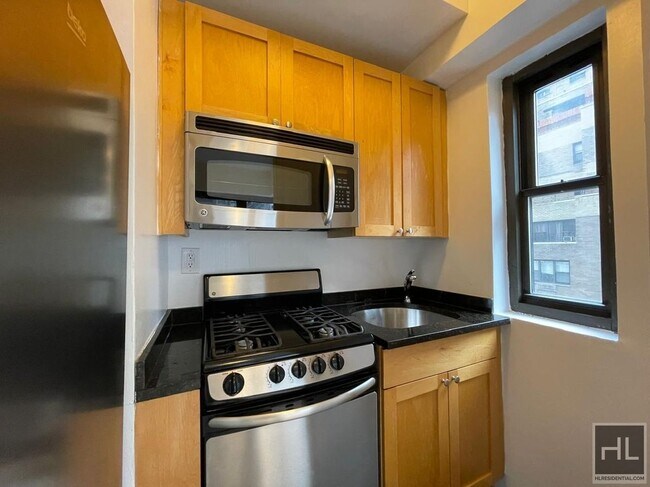 Building Photo - EAST 56 STREET