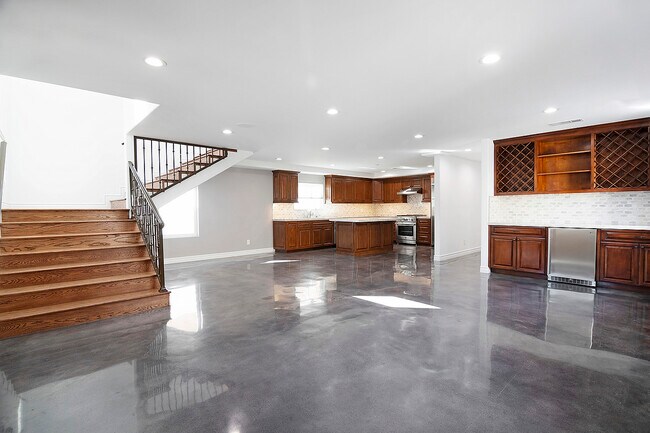 Foto del edificio - 2231 S Cochran Ave