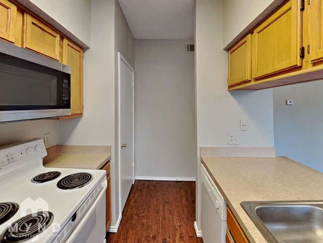 Building Photo - 9747 Whitehurst Dr