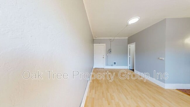 Building Photo - 134 E 16th St