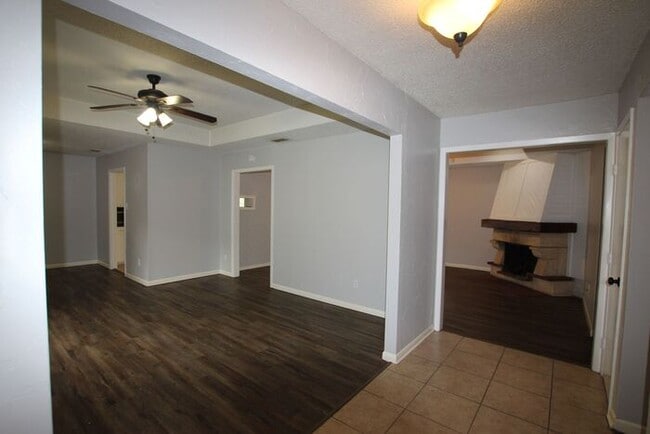 Building Photo - Charming 4-Bedroom Home with Mother-in-Law...