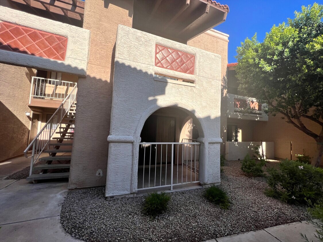 5757 W Eugie Ave Unit 1035, Glendale, AZ 85304 Condo for Rent in