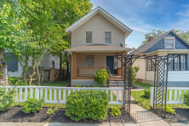 Building Photo - 810 Miller Ave