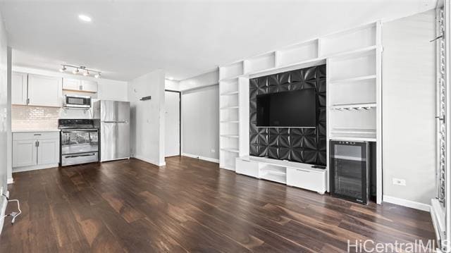 Building Photo - 2115 Ala Wai Blvd