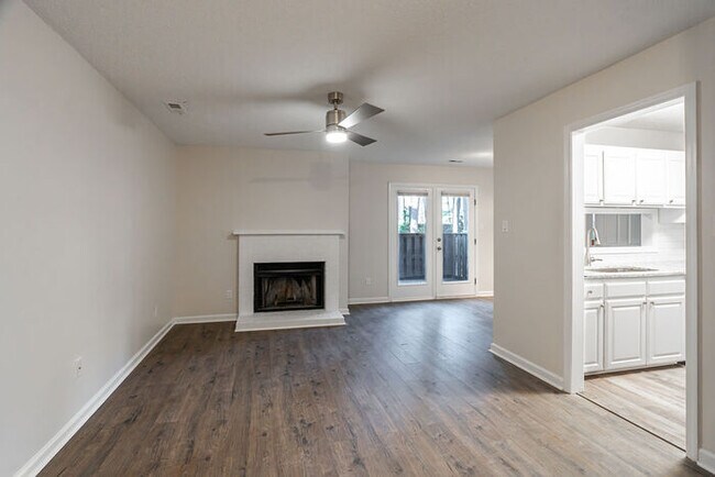 Foto del edificio - Perfect for roommates! Near Rex Hospital and Lenovo Center