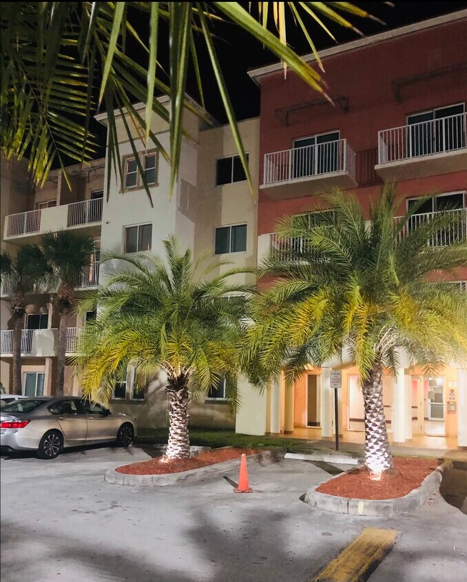 Primary Photo - 11040 SW 196th St