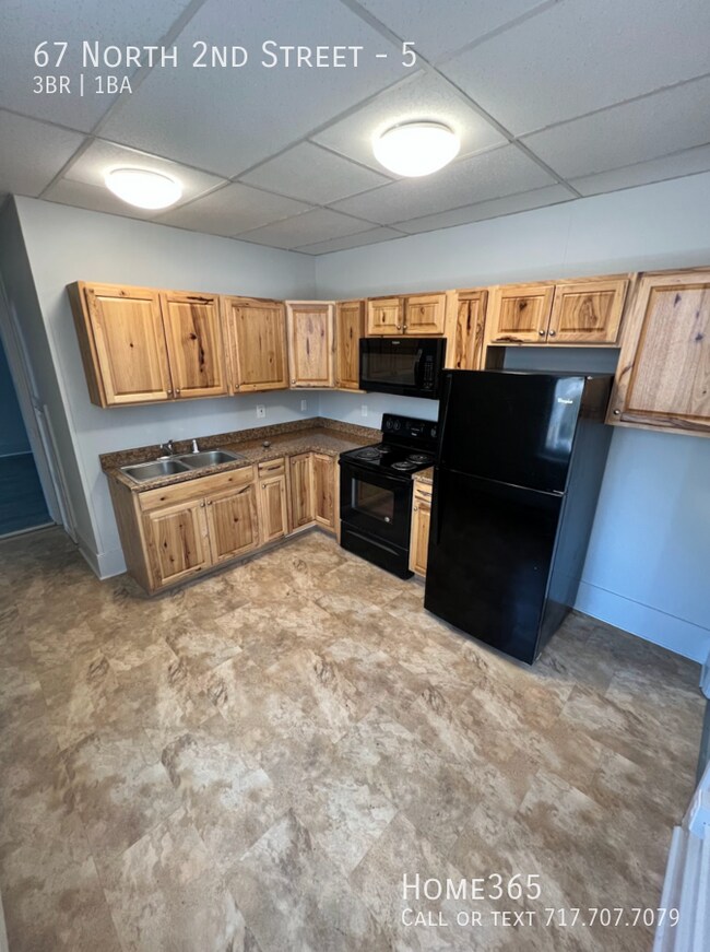 Building Photo - Charming 3 Bedroom 1 Bathroom Available Now