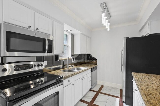 Foto del edificio - 7730 Meadow Rd