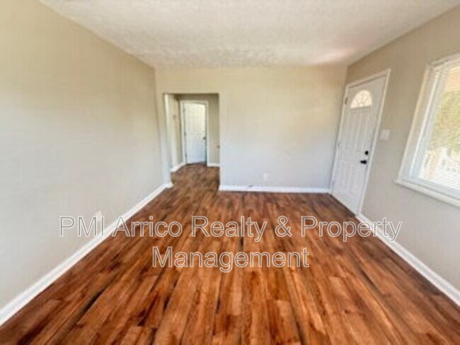 Foto del edificio - 2723 W State St