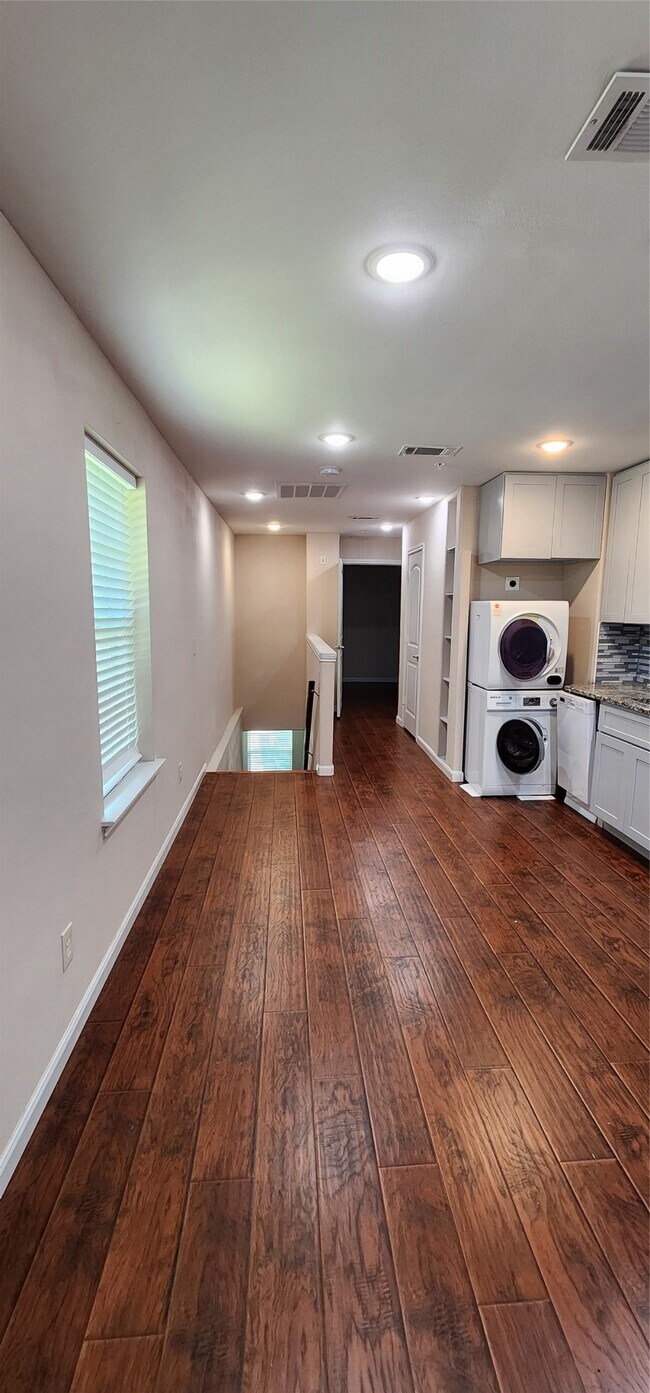 Foto del edificio - 22262 Adams St