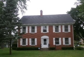 Building Photo - 830 Sherwood Dr NW