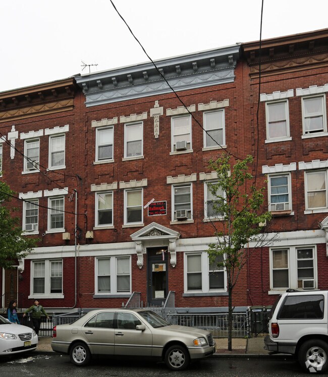 Foto del edificio - 5611 Hudson Ave