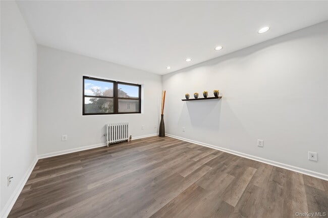 Building Photo - 240 Halstead Ave
