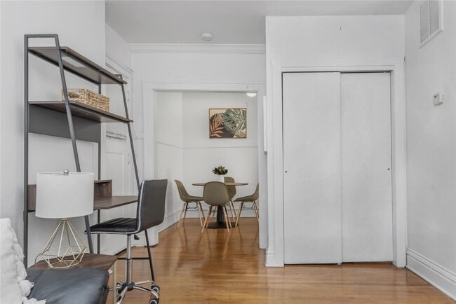 Foto del edificio - 738 DeMun