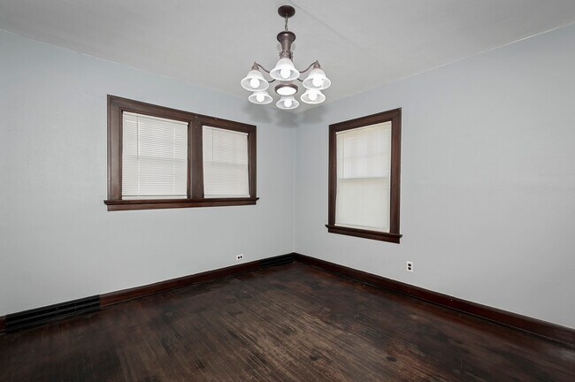Foto del edificio - 318 W Crawford Ave