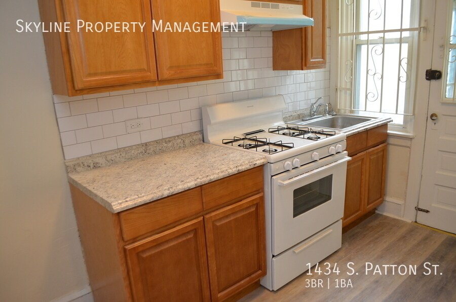 3 Bedroom House W/ Garage in Grays Ferry House Rental in Philadelphia