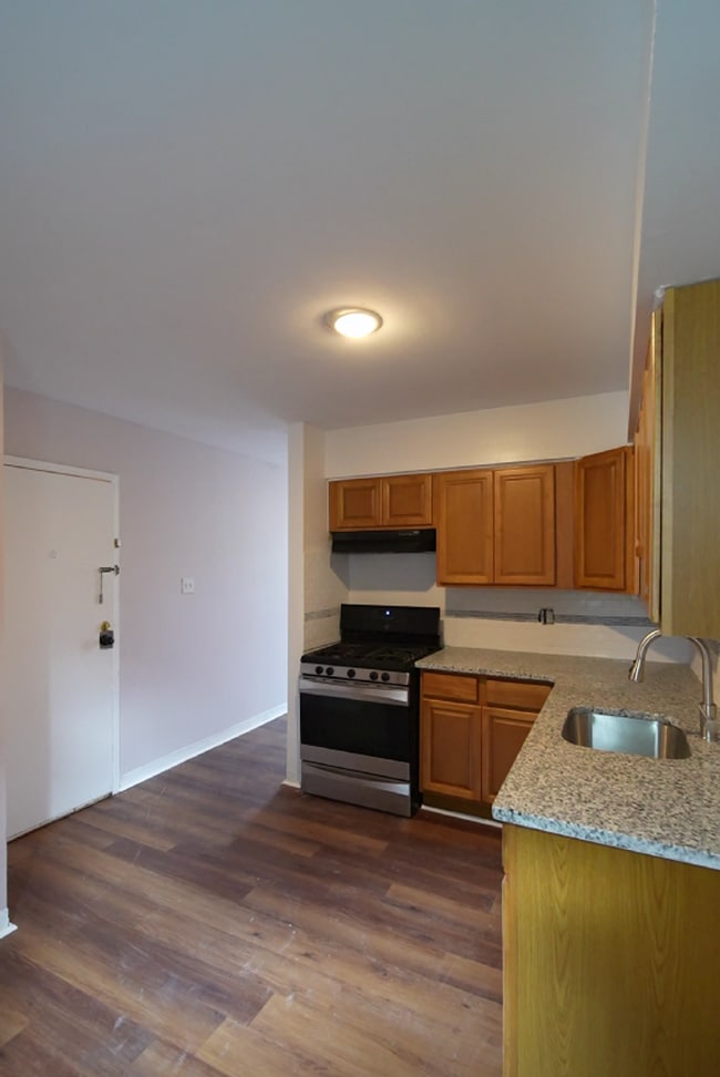 Building Photo - 852 N 42nd St
