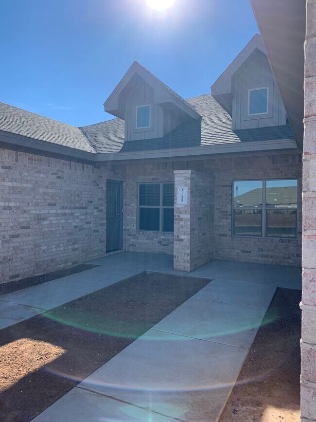 Foto del edificio - Brand new open concept quartz countertops