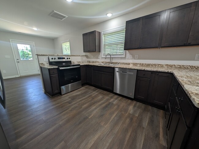 Foto del edificio - 709 E 9th St