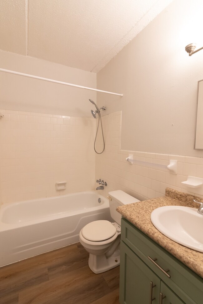 Foto del edificio - 830 E Park Ave