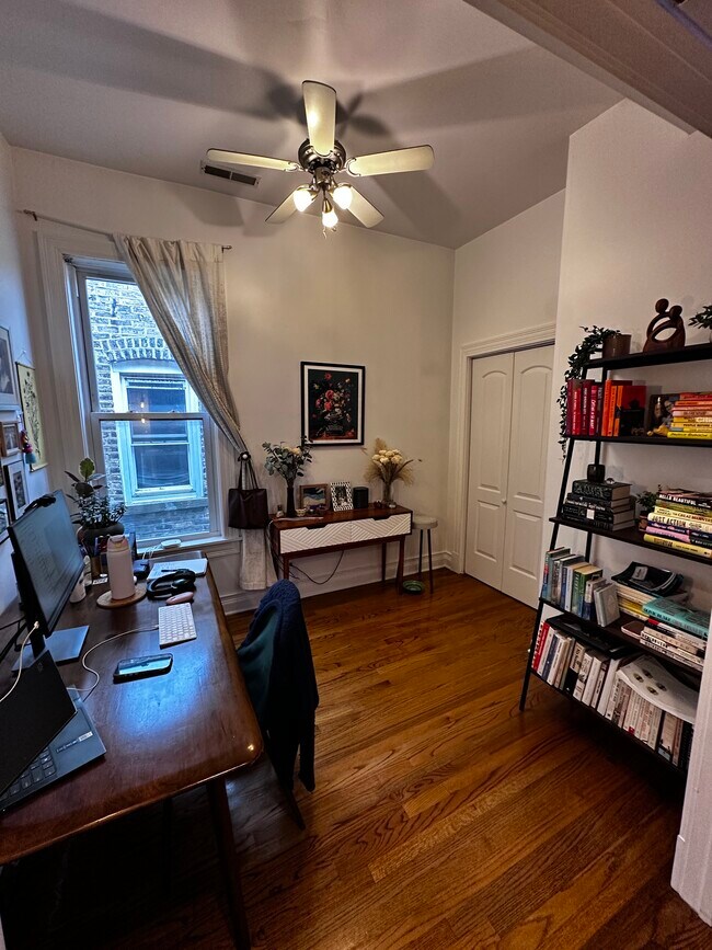 Foto del edificio - 6373 N Paulina St