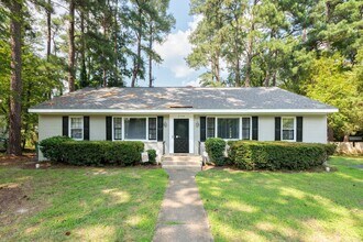 Building Photo - 2506 Kenmore Rd