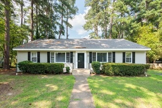 Building Photo - 2506 Kenmore Rd