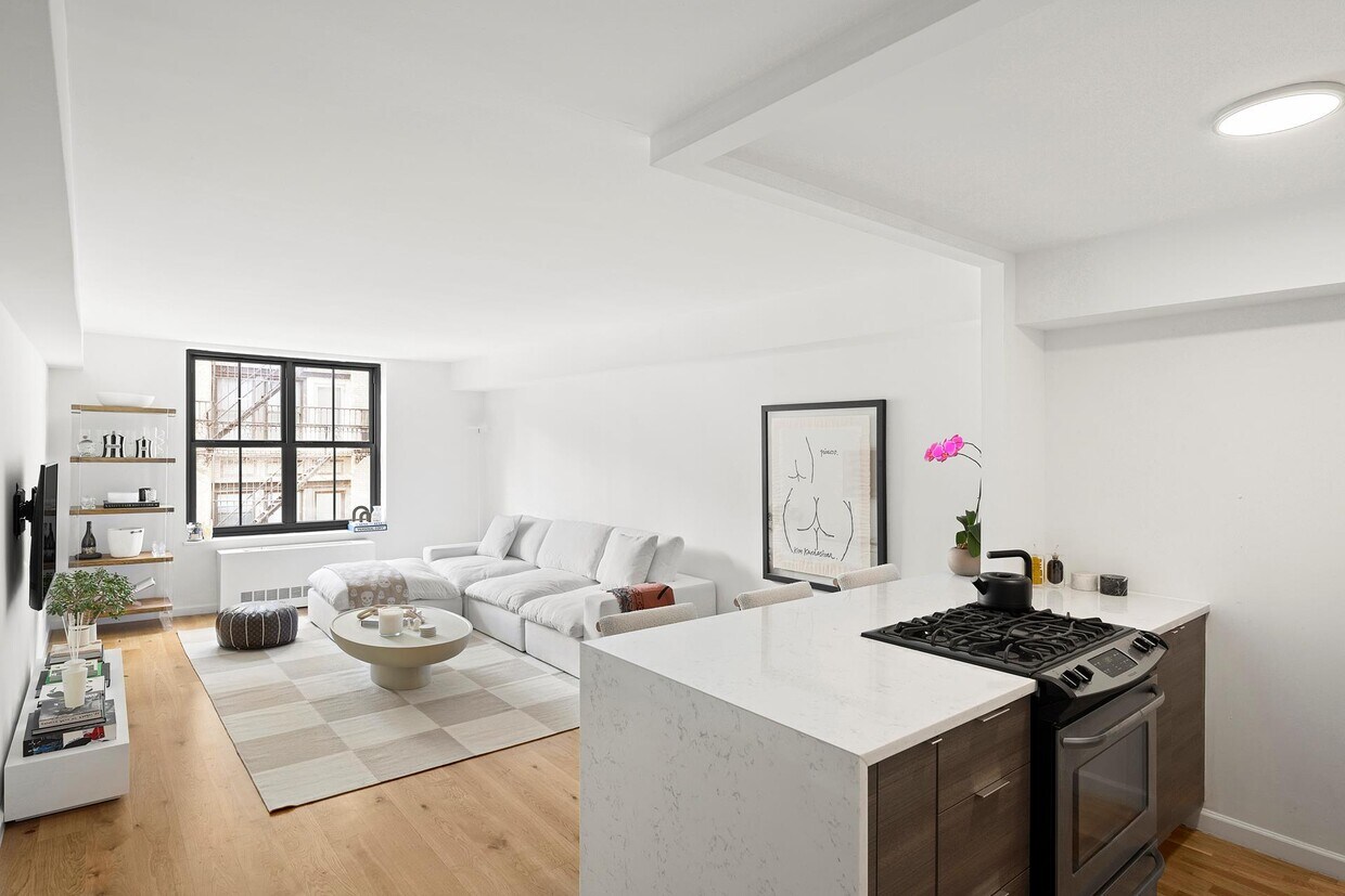 298 Mulberry St Unit 4P, New York, NY 10012 Room for Rent in New York