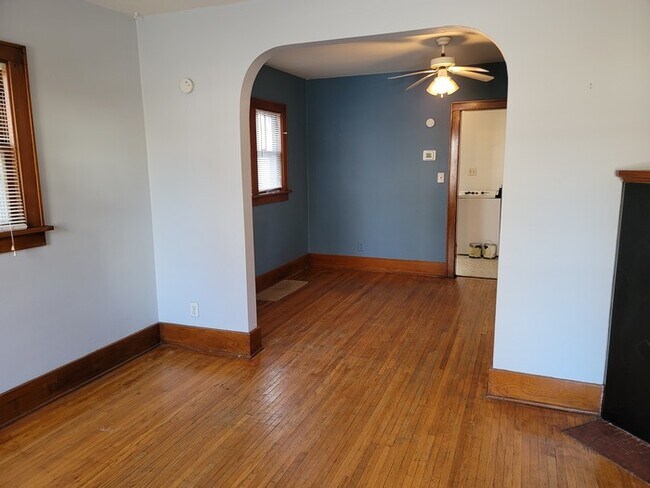 Foto del edificio - Two bedroom one bathroom house for rent