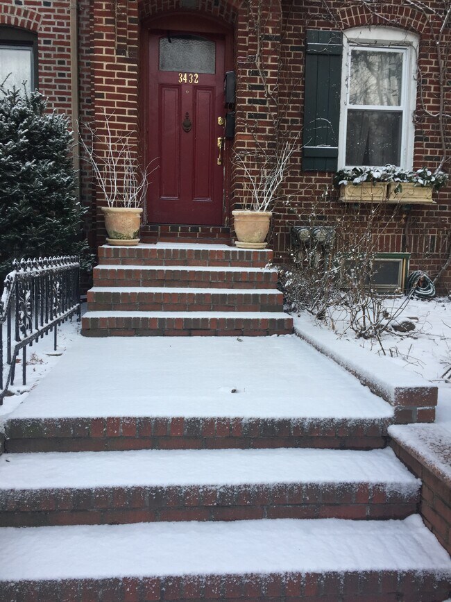 Building Photo - 3432 83rd St
