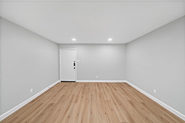 Foto del edificio - 1016 E 7th St