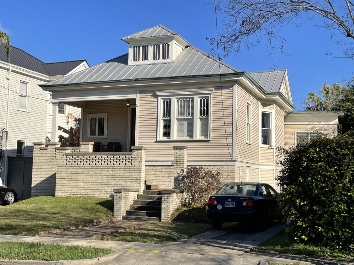 Primary Photo - 6021 Coliseum St