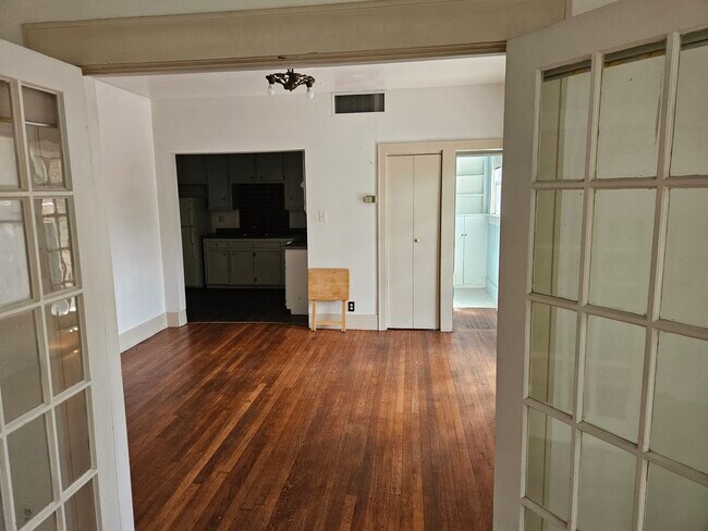 Foto del edificio - 1661 Marshall St