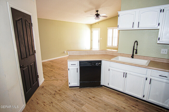 Foto del edificio - 11985 Mesquite Lake Ln