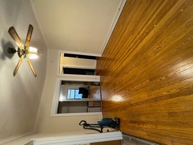 Foto del edificio - 6810 N Lakewood Ave