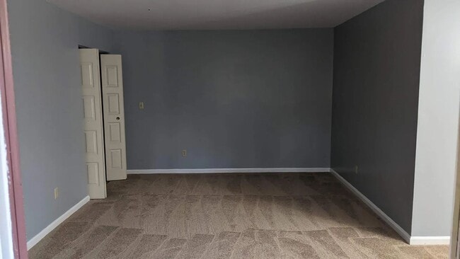 Building Photo - Quiet 1 Bedroom Convenient to Hershey Med and Attractions