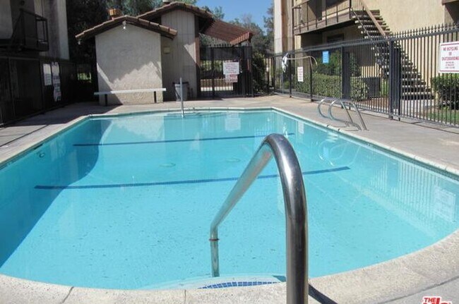 Foto del edificio - 3194 Little Mountain Dr