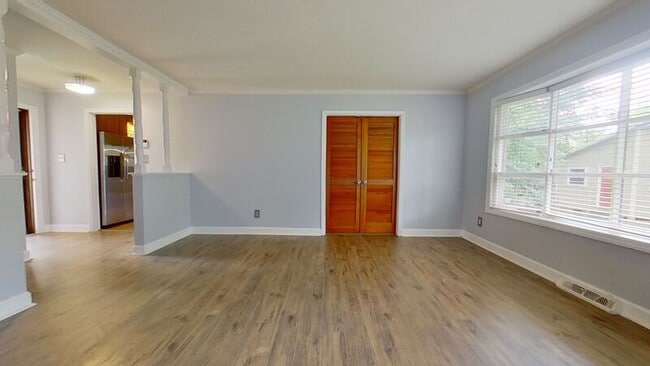 Building Photo - 5020 Greenbrook Dr