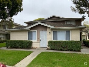 Building Photo - 2584 Yardarm Ave